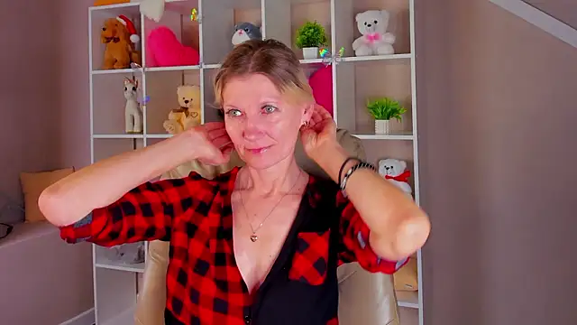 Julie Lucas online show from 03/15/26, 12:50