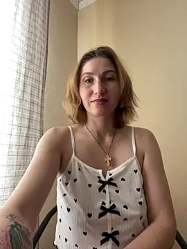 Snapshot of _Crystal_2 chatting on 02/18/26, 08:33 Crystal 2 online show from 02/18/26, 08:33