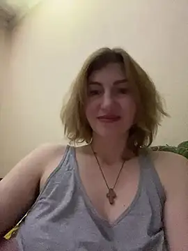 Snapshot of _Crystal_2 chatting on 01/17/26, 09:29 Crystal 2 online show from 01/17/26, 09:29