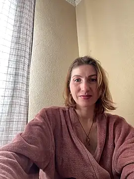 Snapshot of _Crystal_2 chatting on 02/09/26, 09:18 Crystal 2 online show from 02/09/26, 09:18