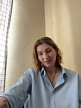 Snapshot of _Crystal_2 chatting on 02/05/26, 09:38 Crystal 2 online show from 02/05/26, 09:38