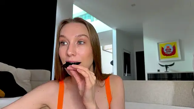 Linaspicee online show from 02/14/26, 05:07