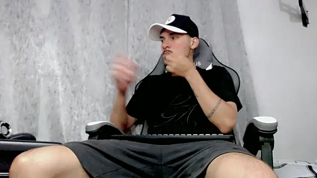 Snapshot of Yankees_xxx chatting on 06/12/26, 02:59 Yankees xxx online show from 06/12/26, 02:59