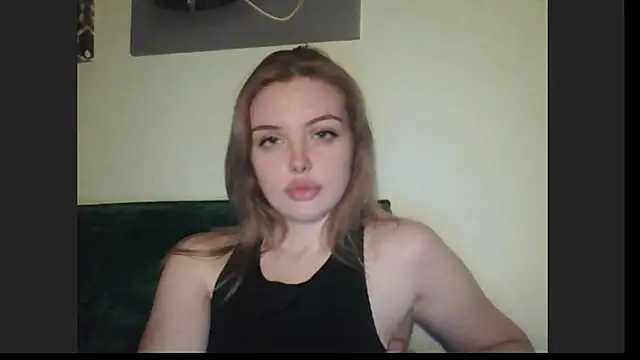 Snapshot of lina_milka chatting on 05/21/26, 06:05 lina milka online show from 05/21/26, 06:05