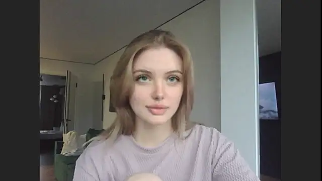 Snapshot of lina_milka chatting on 05/15/26, 01:42 lina milka online show from 05/15/26, 01:42