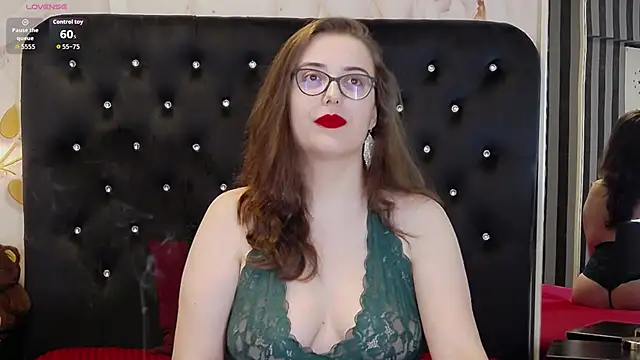 Snapshot of JulieAnnX chatting on 06/14/26, 04:46 JulieAnnX online show from 06/14/26, 04:46