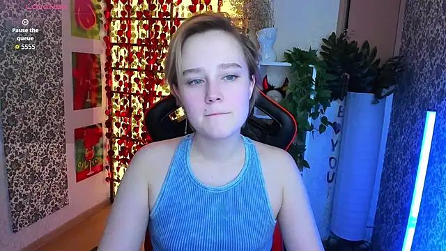 Ellie Heavenly online show from 02/28/26, 08:36