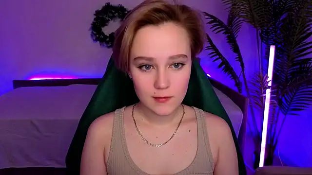 Ellie Heavenly online show from 01/13/26, 08:40