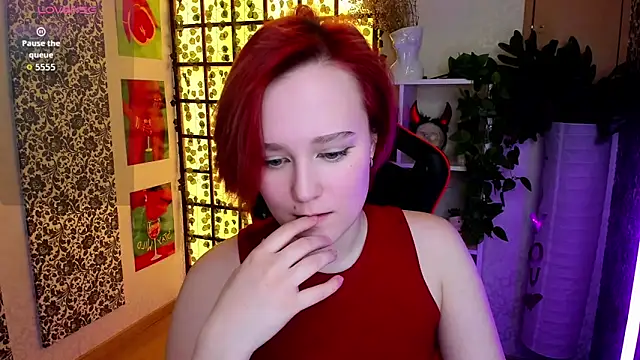 Ellie Heavenly online show from 04/18/26, 08:38