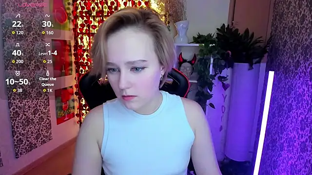 Ellie Heavenly online show from 02/18/26, 08:55