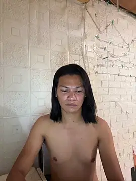 HugeAgatha online show from 04/16/26, 01:50