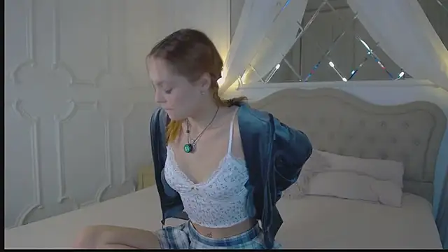 AvaLarson online show from 02/04/26, 01:17