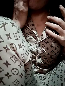 natra0033 online show from 01/15/26, 03:04