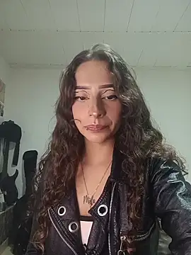 AlexxaAndRileyy online show from 05/01/26, 07:19