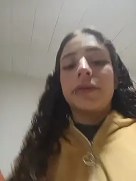 AlexxaAndRileyy online show from 04/18/26, 09:48