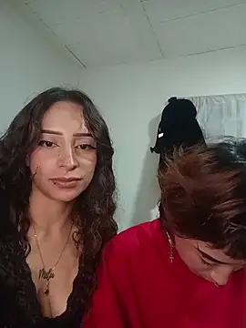 AlexxaAndRileyy online show from 05/15/26, 03:37