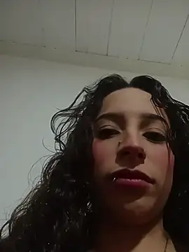 AlexxaAndRileyy online show from 05/17/26, 08:31