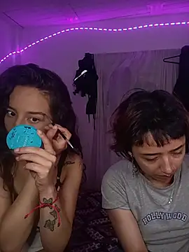 Snapshot of AlexxaAndRileyy chatting on 06/28/26, 04:57 AlexxaAndRileyy online show from 06/28/26, 04:57