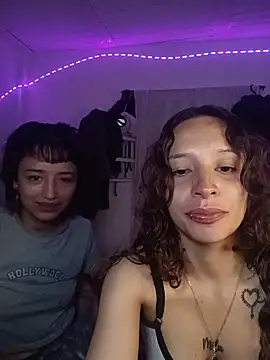 Snapshot of AlexxaAndRileyy chatting on 06/29/26, 04:17 AlexxaAndRileyy online show from 06/29/26, 04:17