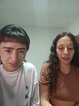 AlexxaAndRileyy online show from 05/04/26, 07:06