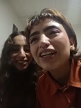 AlexxaAndRileyy online show from 04/18/26, 04:04