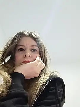 Snapshot of Didi2081 chatting on 01/12/26, 06:47 Didi2081 online show from 01/12/26, 06:47