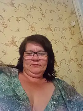 Snapshot of NysiOlsen chatting on 06/17/26, 04:28 NysiOlsen online show from 06/17/26, 04:28