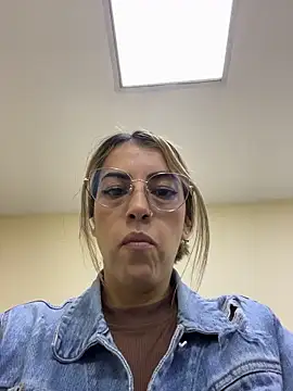 Snapshot of Paulinaa_bella chatting on 02/25/26, 11:48 Paulinaa bella online show from 02/25/26, 11:48