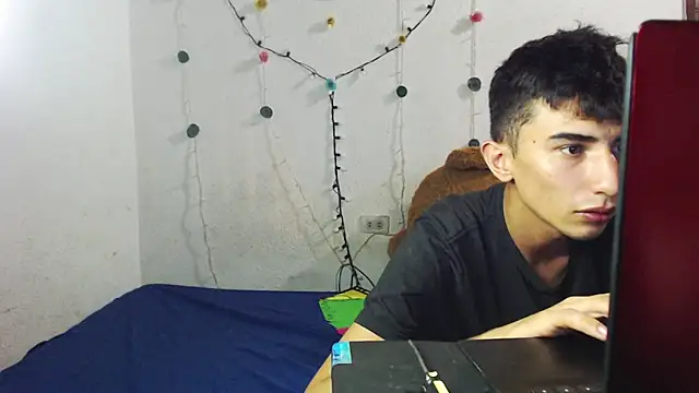 Chloe Candys online show from 04/15/26, 05:13