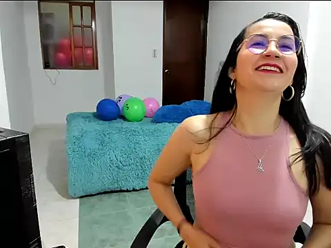 Snapshot of talia_mystic chatting on 02/20/26, 12:51 talia mystic online show from 02/20/26, 12:51