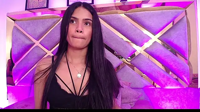 Violet Collins1 online show from 04/03/26, 07:48