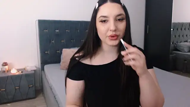 JaquelineLaurent online show from 07/04/26, 10:03