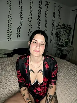 julieeeeee75 online show from 01/13/26, 12:15