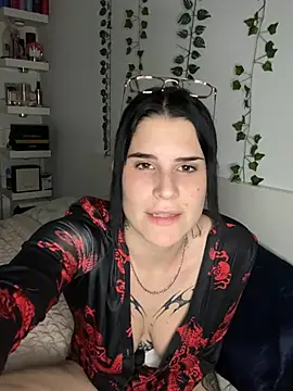 julieeeeee75 online show from 01/13/26, 10:35