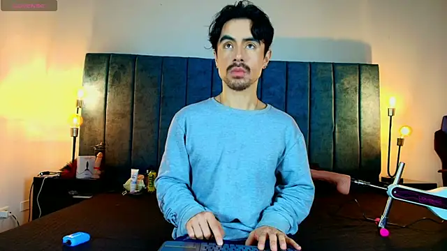 Ethan Briggs  online show from 04/11/26, 03:36