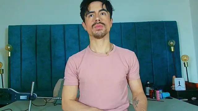 Ethan Briggs  online show from 03/29/26, 03:41