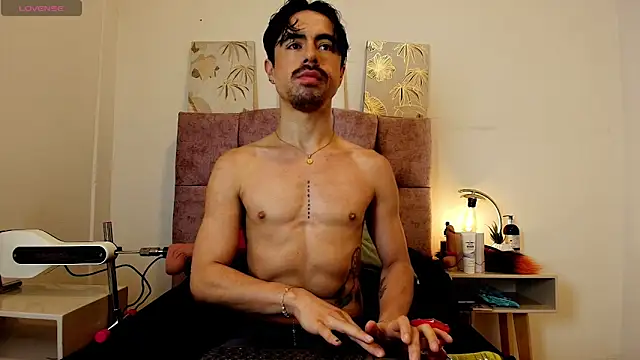 Ethan Briggs  online show from 04/10/26, 09:05