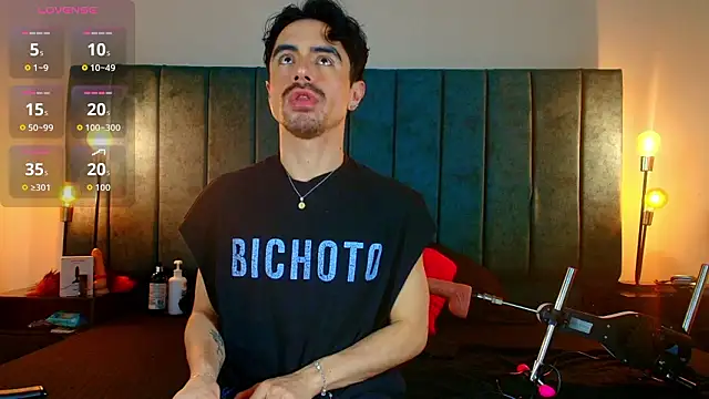 Ethan Briggs  online show from 03/25/26, 03:39