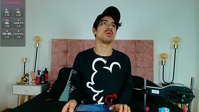 Ethan Briggs  online show from 05/21/26, 03:37