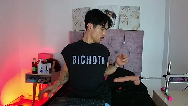 Ethan Briggs  online show from 03/18/26, 03:42