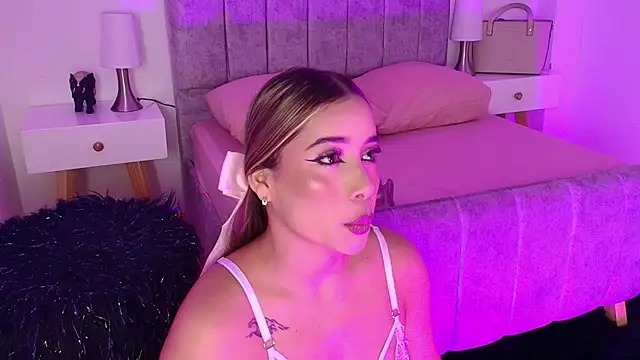 Lucy Carson  online show from 02/11/26, 04:12