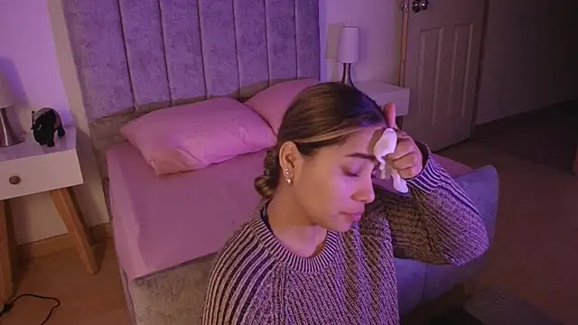 Lucy Carson  online show from 03/29/26, 03:41