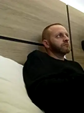 Snapshot of sterng6969 chatting on 02/15/26, 03:07 sterng6969 online show from 02/15/26, 03:07