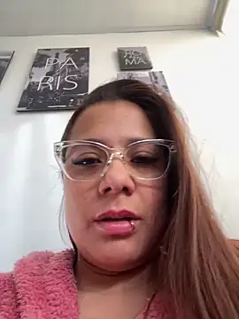 Snapshot of Pretty__Milf chatting on 05/10/26, 12:09 Pretty Milf online show from 05/10/26, 12:09