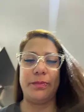 Snapshot of Pretty__Milf chatting on 06/21/26, 04:46 Pretty Milf online show from 06/21/26, 04:46