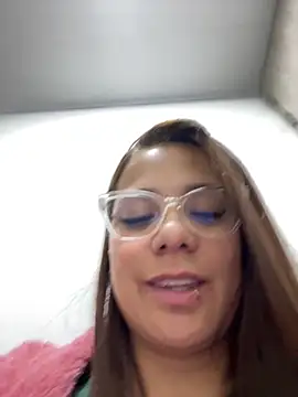 Snapshot of Pretty__Milf chatting on 05/10/26, 12:03 Pretty Milf online show from 05/10/26, 12:03