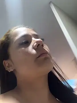 Snapshot of Pretty__Milf chatting on 02/20/26, 09:17 Pretty Milf online show from 02/20/26, 09:17