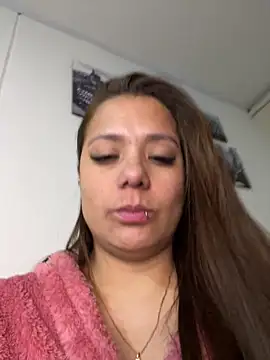 Pretty  Milf online show from 04/15/26, 06:19