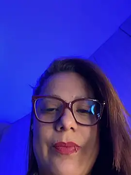 Snapshot of Pretty__Milf chatting on 05/28/26, 01:06 Pretty Milf online show from 05/28/26, 01:06