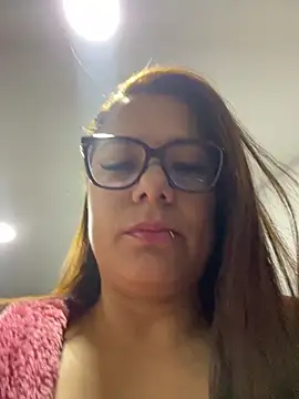 Snapshot of Pretty__Milf chatting on 04/29/26, 09:24 Pretty Milf online show from 04/29/26, 09:24